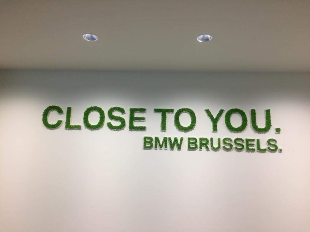 bmw brussels letters en logo in mos